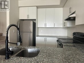 181 Parktree Dr in Vaughan, ON - Building Photo - Building Photo