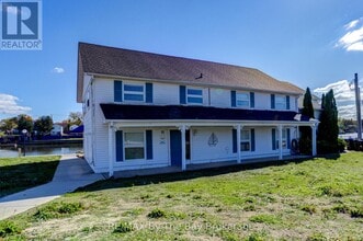 15 Willow St in Wasaga Beach, ON - Building Photo - Building Photo