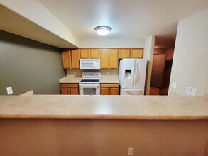 162 Broadmoor Ln in Iowa City, IA - Foto de edificio - Building Photo