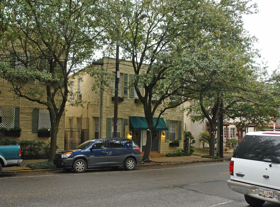 1756 Prytania St in New Orleans, LA - Foto de edificio