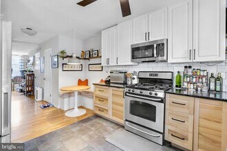 1121 Montrose St in Philadelphia, PA - Building Photo - Building Photo