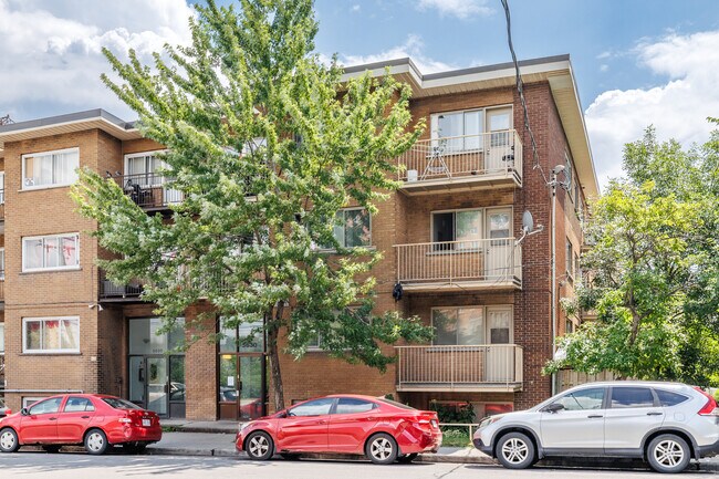 5630 De Salaberry Rue in Montréal, QC - Building Photo - Building Photo