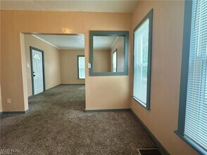 993 Concord Ave in Akron, OH - Building Photo - Building Photo