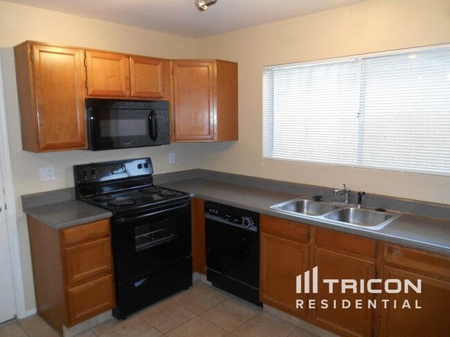 4772 W Tonto Dr in Glendale, AZ - Building Photo - Building Photo