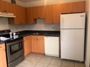 4672 NW 9th Dr in Plantation, FL - Building Photo - Building Photo