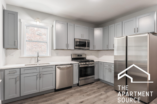 2327 N Hamlin Ave-Unit -2 in Chicago, IL - Building Photo - Building Photo