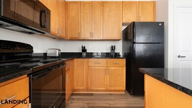 909 Mansion Dr, Unit 702-207 in Frederick, MD - Building Photo - Building Photo