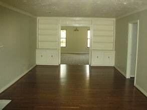 10943 Desdemona Dr in Dallas, TX - Foto de edificio - Building Photo