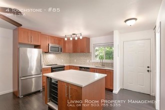 4 Touchstone in Lake Oswego, OR - Building Photo - Building Photo