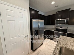 7028 Buroak Ct in Jacksonville, FL - Building Photo - Building Photo
