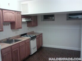 86 Maple St in Malden, MA - Building Photo