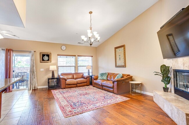 635 Dimaio Way in Escondido, CA - Building Photo - Building Photo