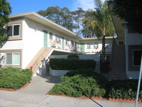 Pacific Beach Apartments in San Diego, CA - Foto de edificio - Building Photo