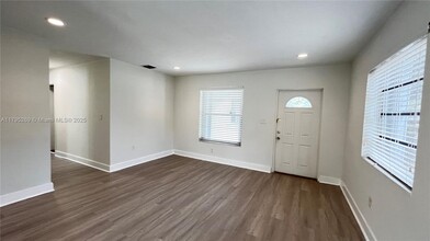 1807 NW 33rd St in Miami, FL - Building Photo - Building Photo