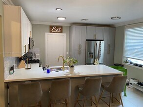 10931 Jewel Box Ln in Tamarac, FL - Foto de edificio - Building Photo