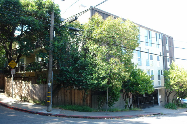 2 Panoramic Way in Berkeley, CA - Building Photo - Building Photo