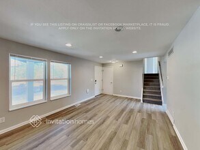 4560 E 121st Pl in Thornton, CO - Foto de edificio - Building Photo
