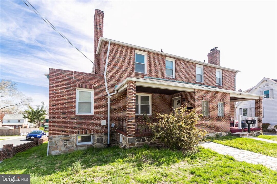 3024 Taylor Ave, Unit B in Parkville, MD - Foto de edificio