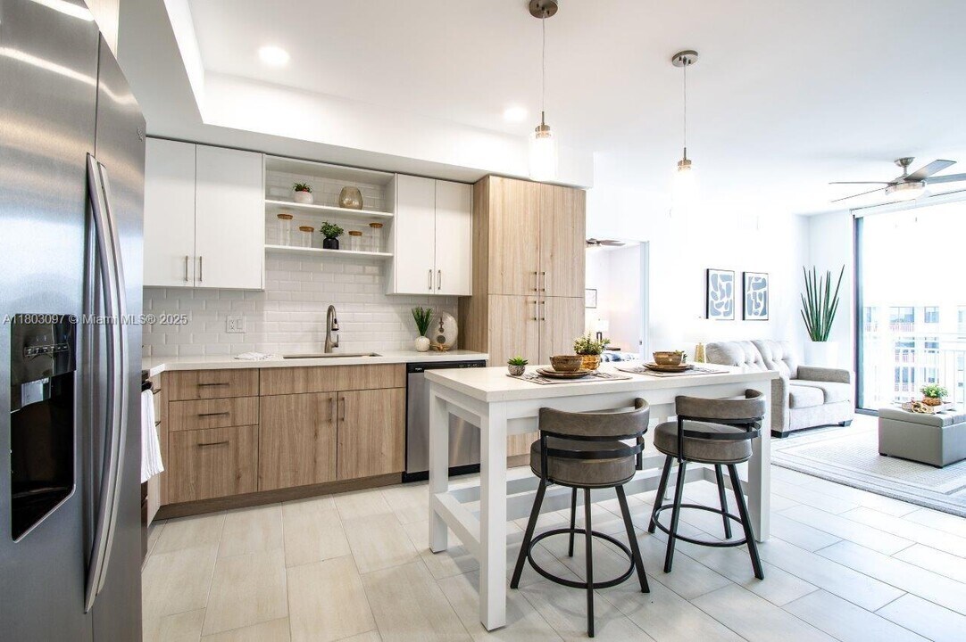 3645 NW 36th St-Unit -105 in Miami, FL - Building Photo