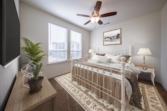 The Meadow- Income Restricted in Austin, TX - Foto de edificio - Building Photo