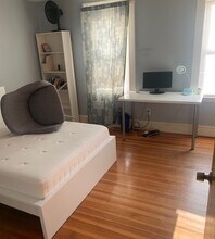 2 Ossipee Rd in Somerville, MA - Foto de edificio - Building Photo