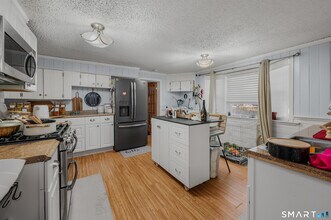 349 Naubuc Ave in Glastonbury, CT - Building Photo - Building Photo