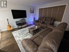 39 McGilvray Crescent in Halton Hills, ON - Building Photo - Building Photo