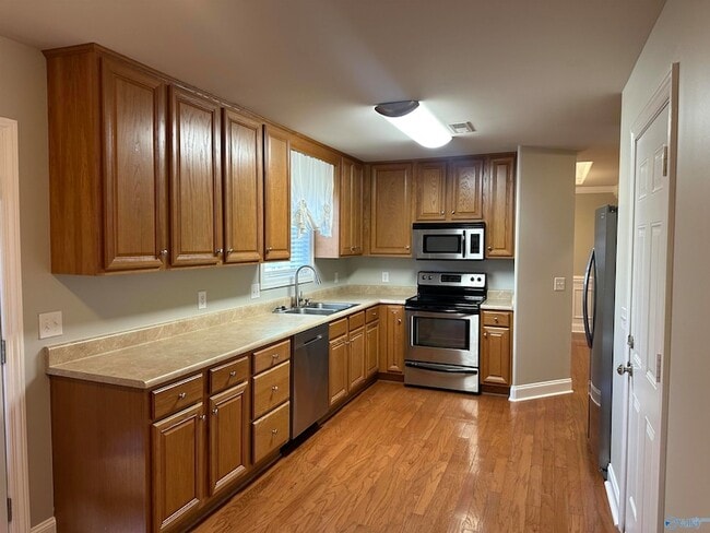 101 Fawn Forest Dr in New Market, AL - Foto de edificio - Building Photo