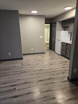 573 Irving Wick Dr E in Heath, OH - Building Photo