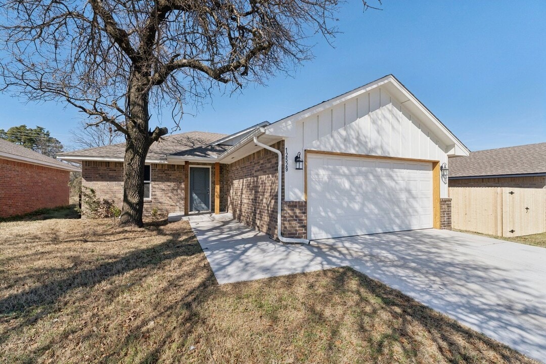 12529 NE 36th St in Spencer, OK - Building Photo