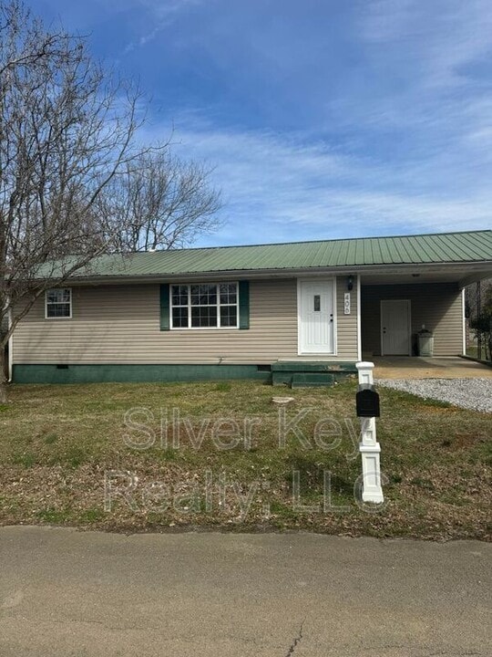 406 Dodson Ave in Englewood, TN - Building Photo