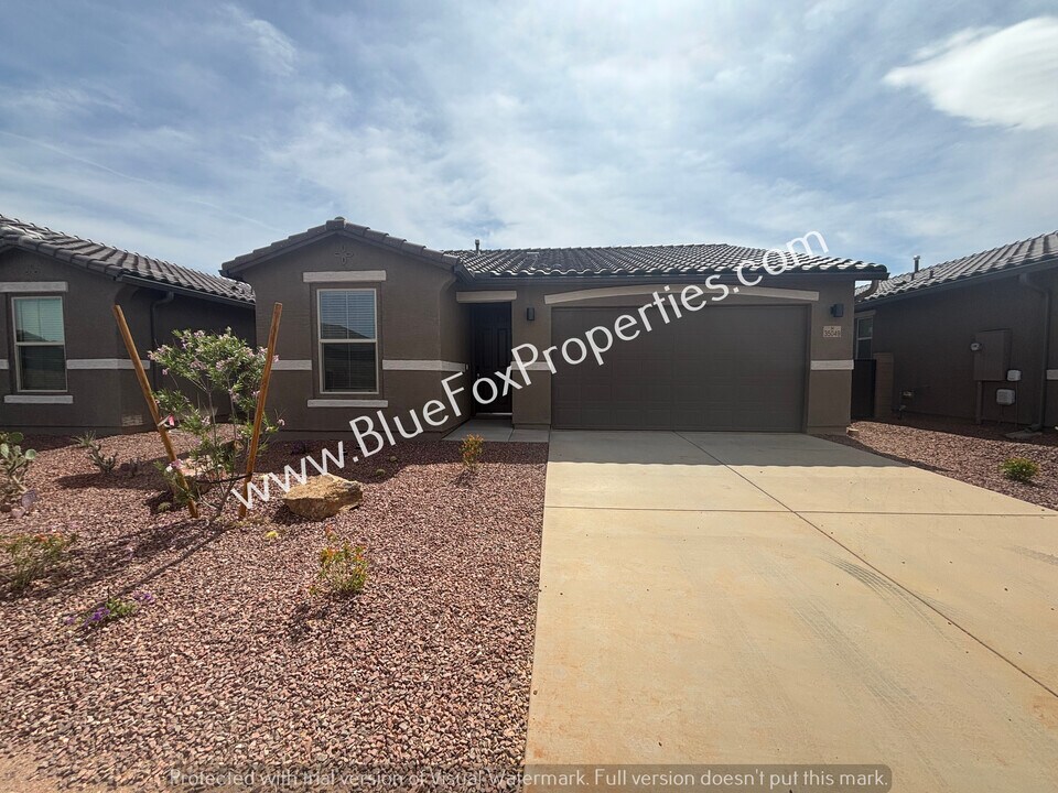 35049 S Lasso Ln in Red Rock, AZ - Building Photo