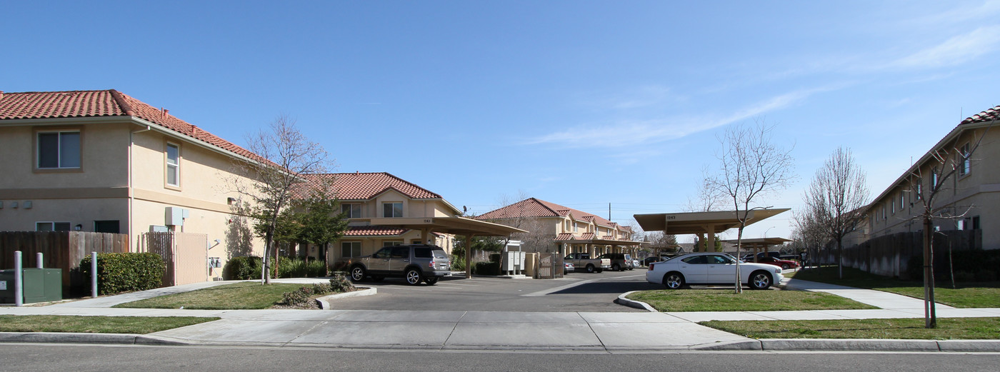 Lexar Apartments in Ceres, CA - Building Photo