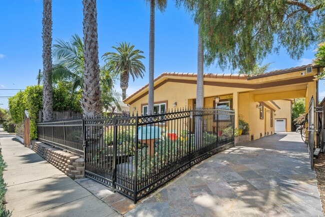 1659 Ellsmere Ave in Los Angeles, CA - Foto de edificio - Building Photo