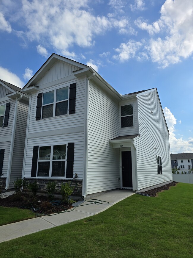 114 Holmes Corner Dr in Smithfield, NC - Building Photo - Building Photo