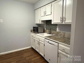 3139 Heathstead Place in Charlotte, NC - Building Photo - Building Photo