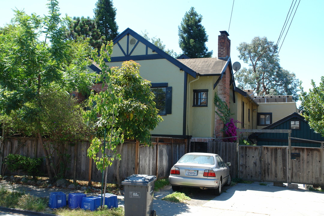 2216-2218 Prince St in Berkeley, CA - Building Photo