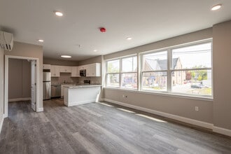 Residences at 530 and 540 Chestnut in Manchester, NH - Foto de edificio - Interior Photo