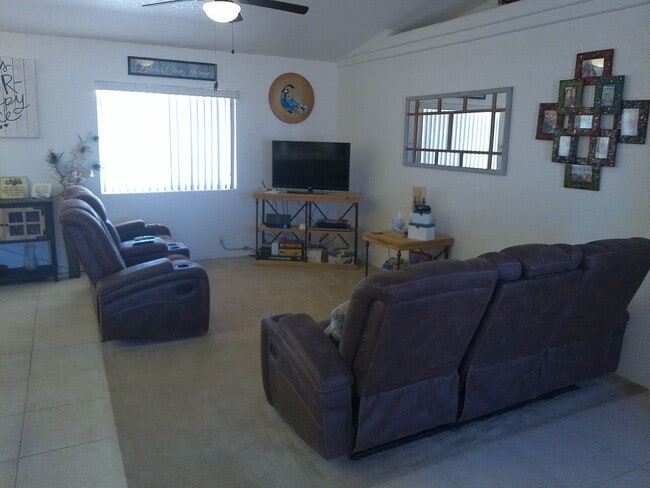 2892 Daytona Ave in Lake Havasu City, AZ - Building Photo - Building Photo