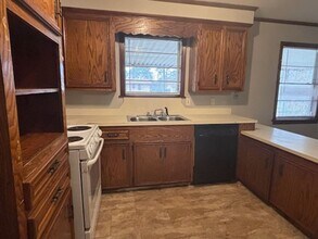 1612 Maria Dr in Jackson, MS - Building Photo - Building Photo