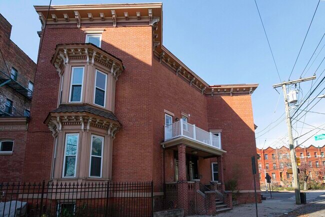 71 Summit Ave in Jersey City, NJ - Building Photo - Building Photo