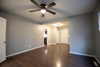 696 University Ave in Dubuque, IA - Building Photo - Building Photo