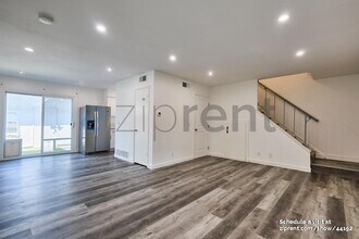 19858 Leighton Ln in Huntington Beach, CA - Foto de edificio - Building Photo