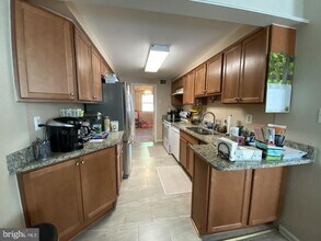 5844 Kara Pl in Burke, VA - Building Photo - Building Photo