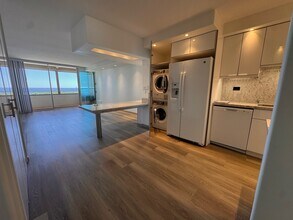 1676 Ala Moana Blvd in Honolulu, HI - Building Photo - Building Photo