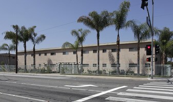 507 S East St in Anaheim, CA - Building Photo