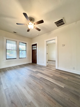 4611 S Hackberry St in San Antonio, TX - Building Photo - Building Photo