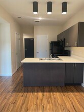 1555 Wealthy St SE in Grand Rapids, MI - Building Photo - Building Photo