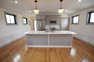 15 Maywood St, Unit 4 in Boston, MA - Building Photo - Building Photo