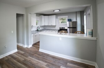 311 Marcella Ave NW in Grand Rapids, MI - Foto de edificio - Building Photo